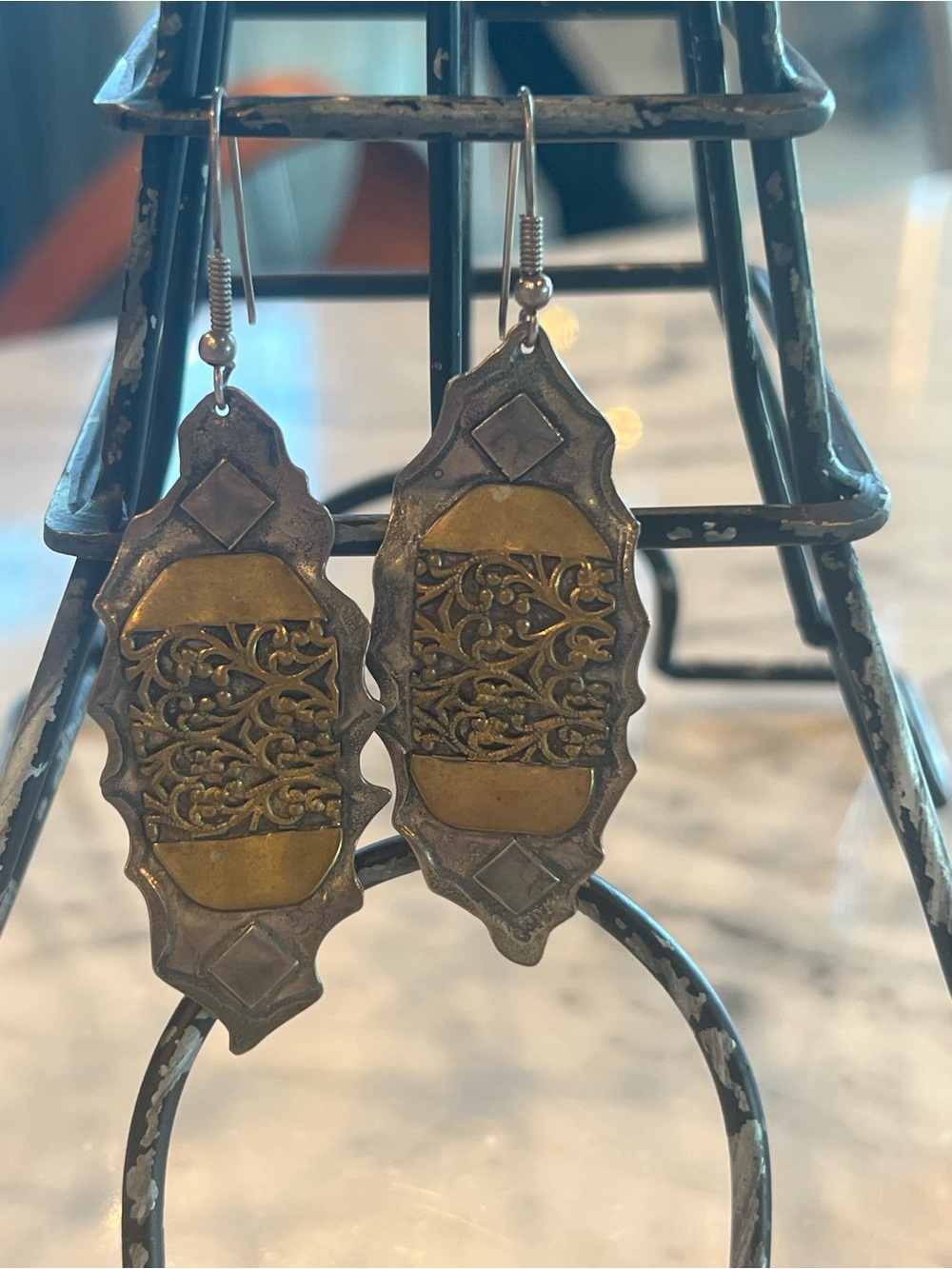 Vintage-Inspired Two-Tone Filigree Drop Earrings - Gold and Silver